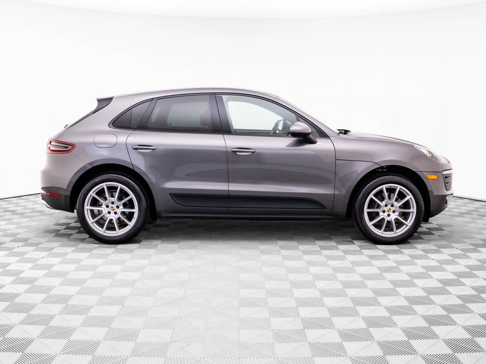 Used 2018 Porsche Macan image 7