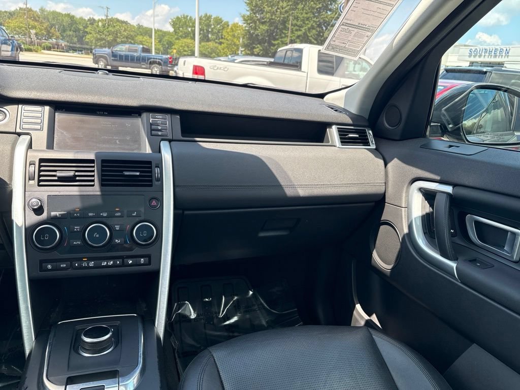 Used 2019 Land Rover Discovery Sport HSE AWD/4WD image 9