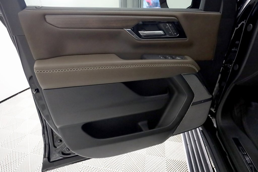Used 2025 GMC Yukon Denali Ultimate image 18