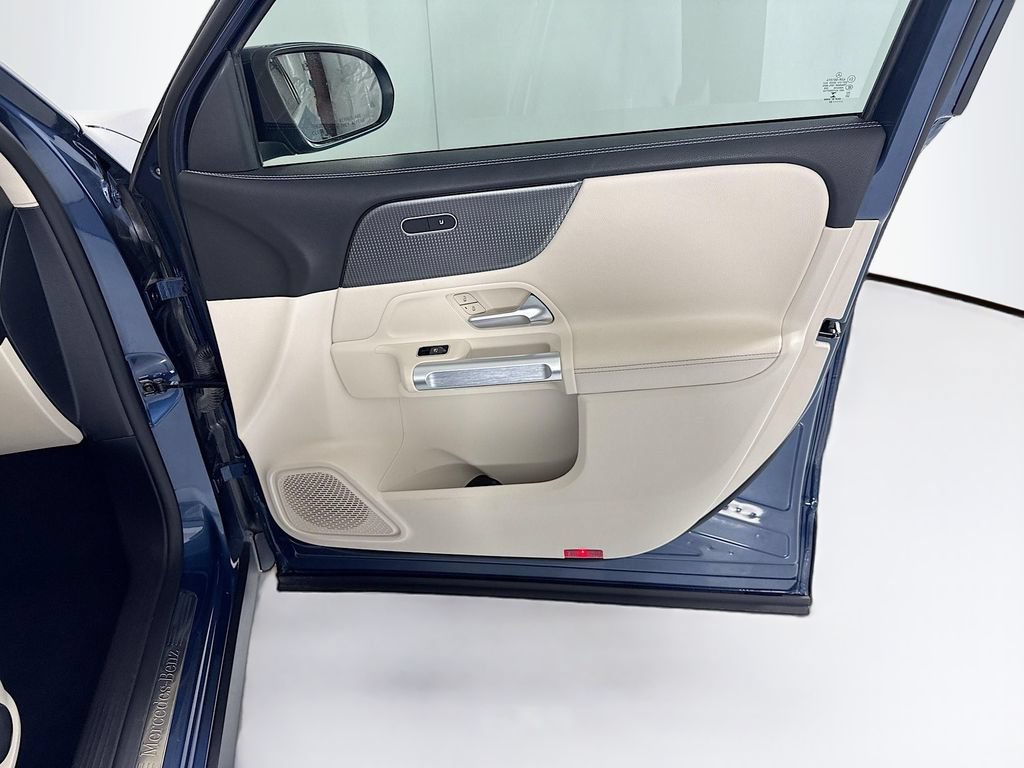 Certified 2022 Mercedes-Benz GLB 250 4MATIC image 26