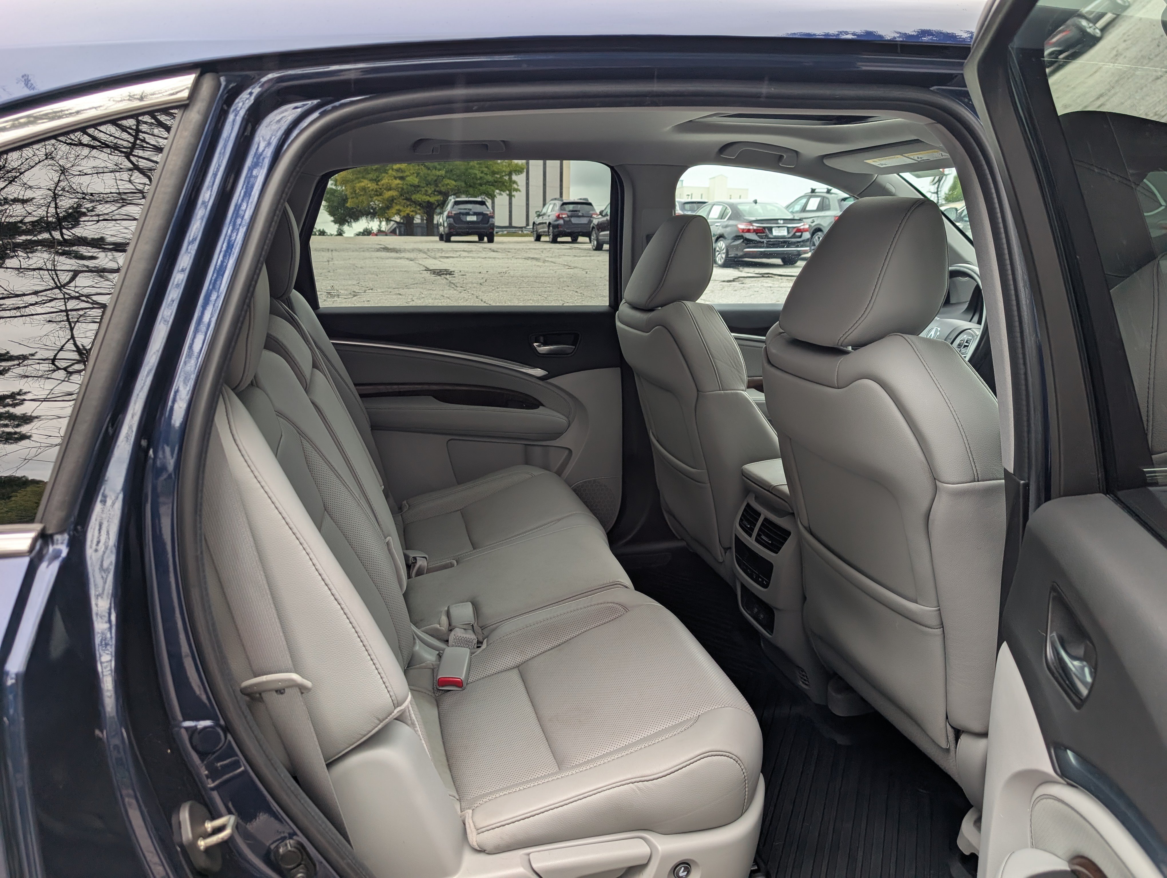 Used 2020 Acura MDX w/ Technology Package AWD/4WD image 11