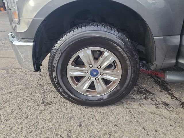 Used 2015 Ford F150 XLT w/ Trailer Tow Package image 31