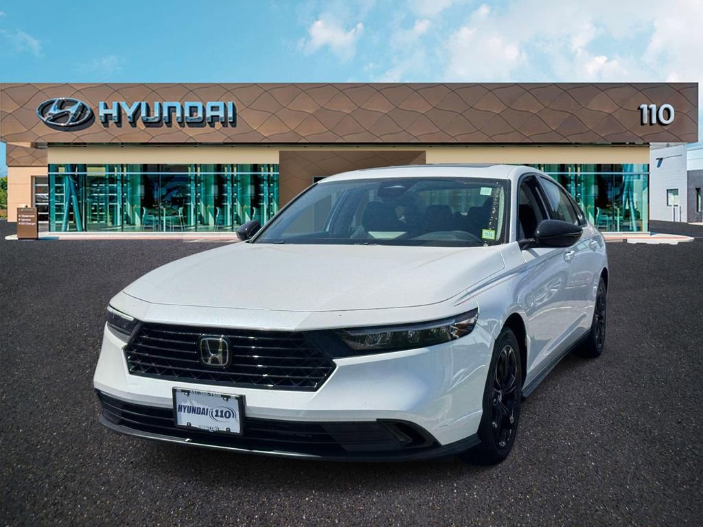 Used 2025 Honda Accord SE image 1