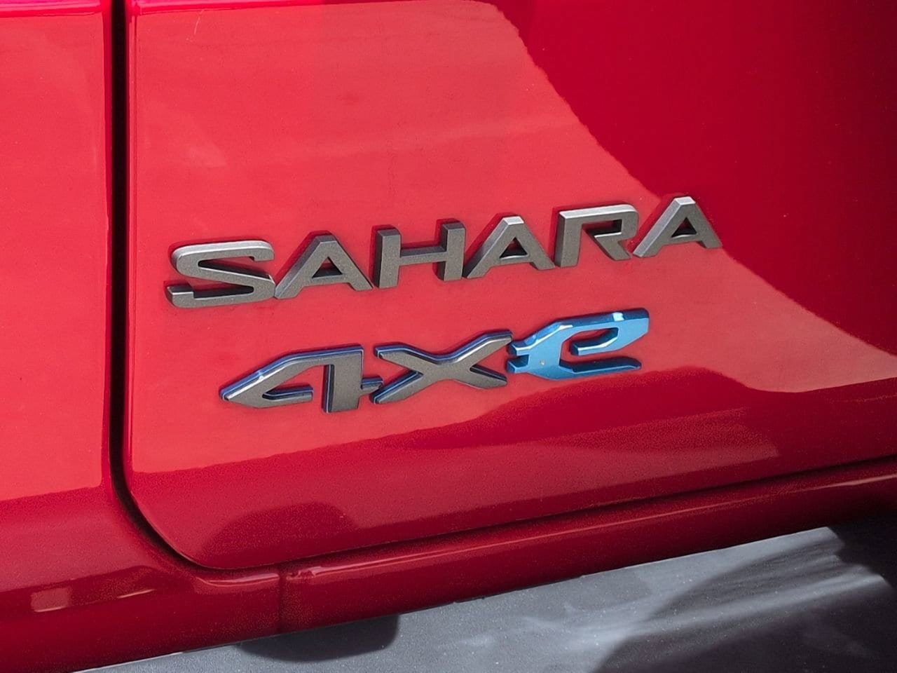 Used 2025 Jeep Wrangler Unlimited Sahara AWD/4WD image 8