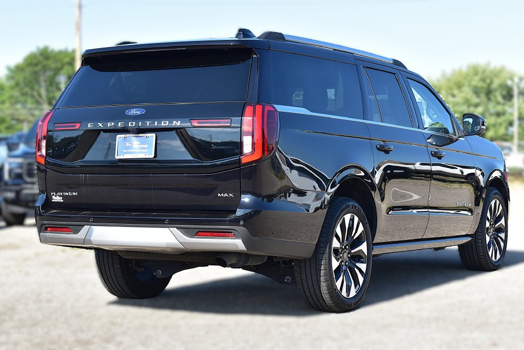 Used 2025 Ford Expedition Max Platinum w/ Driver's Package AWD/4WD image 7
