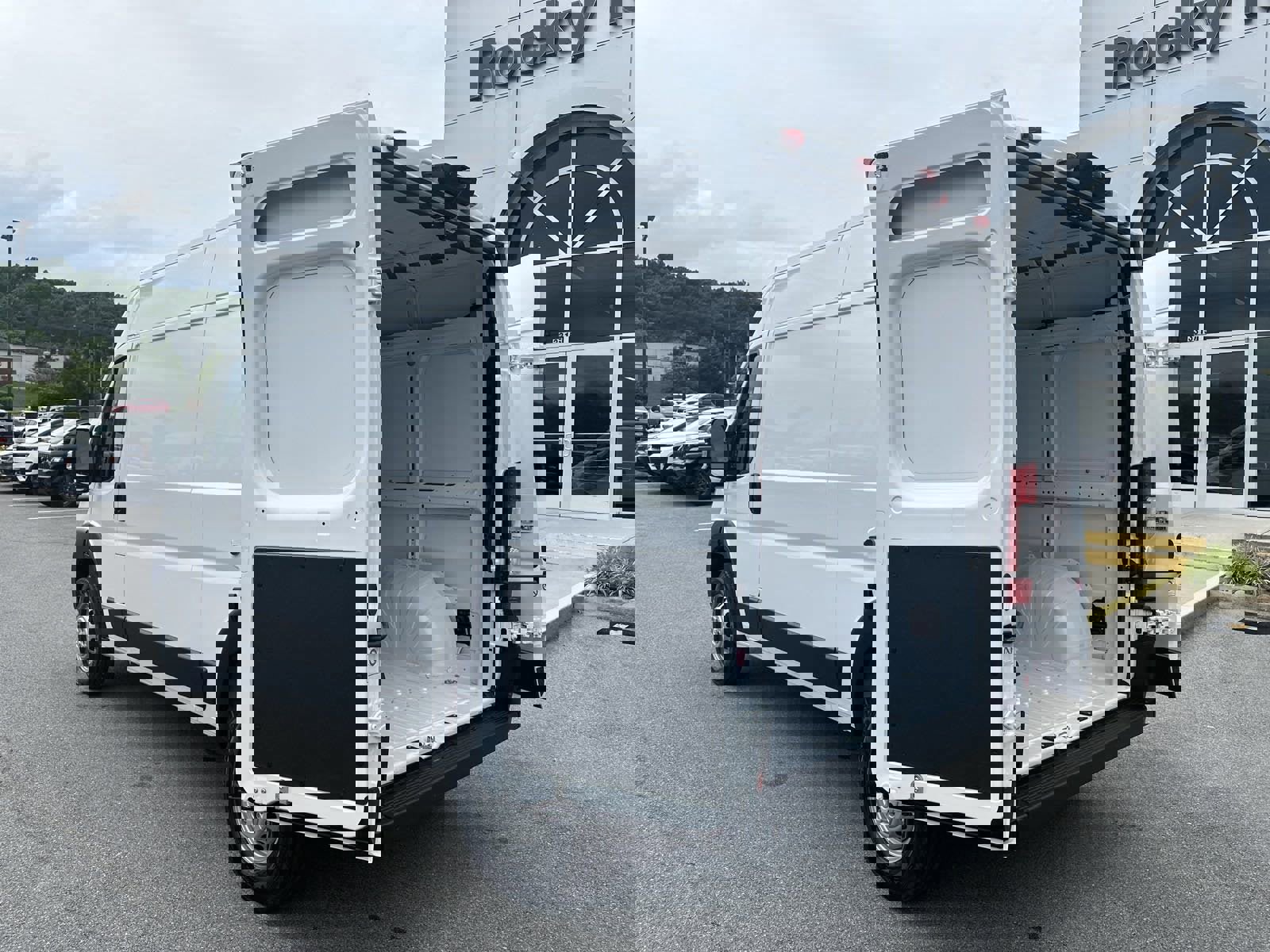 New 2024 RAM ProMaster 2500 w/ Convenience Group image 16