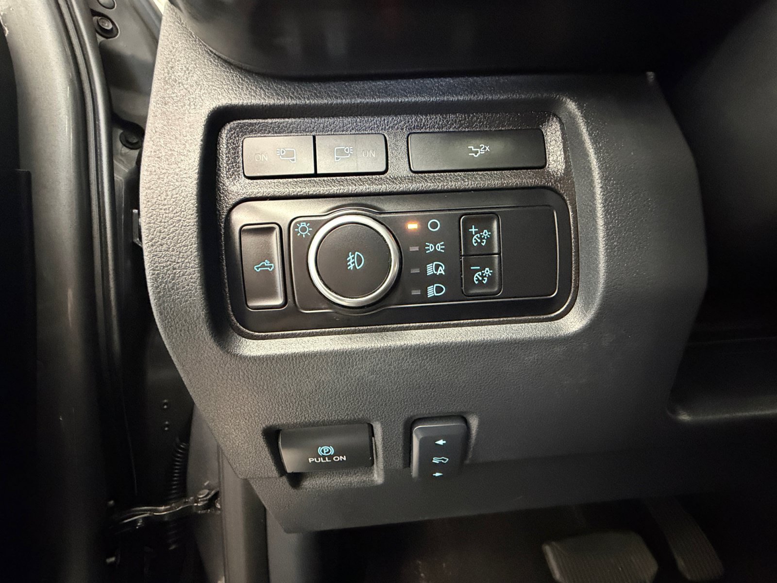 Used 2024 Ford F250 Lariat w/ FX4 Off-Road Package AWD/4WD image 25