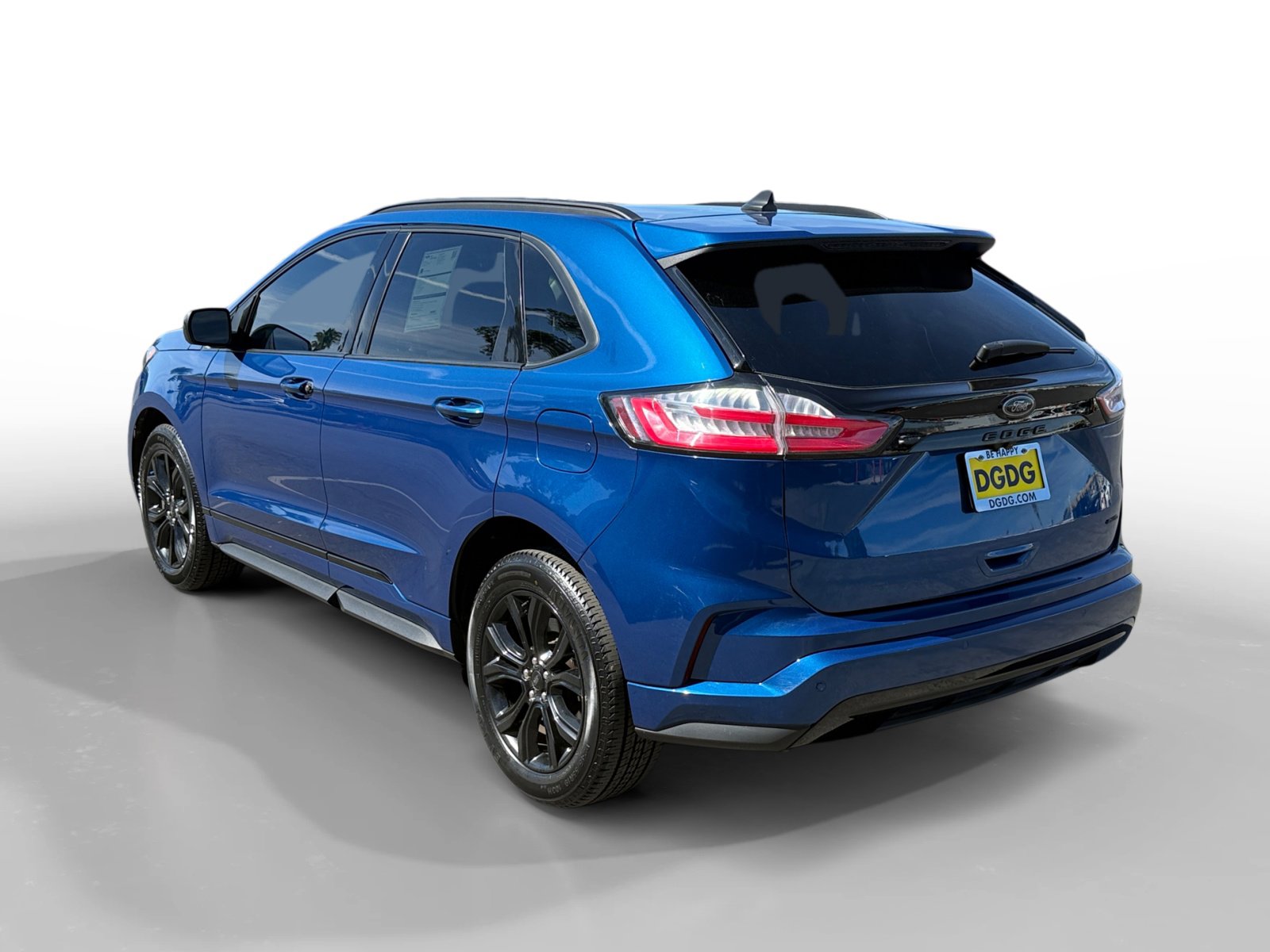 Certified 2024 Ford Edge SE w/ Black Appearance Package image 3