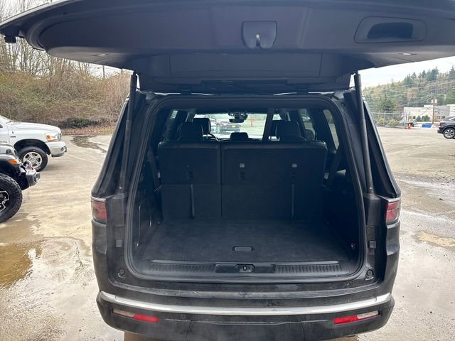 Used 2023 Jeep Wagoneer 4WD image 15