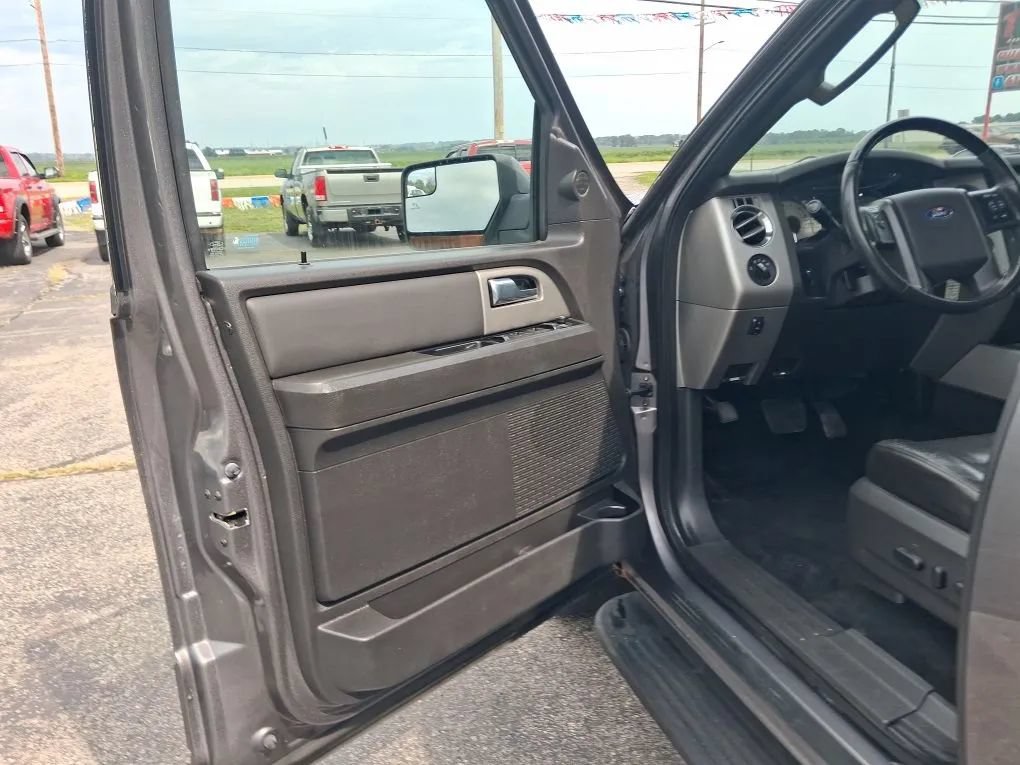 Used 2013 Ford Expedition EL Limited AWD/4WD image 13