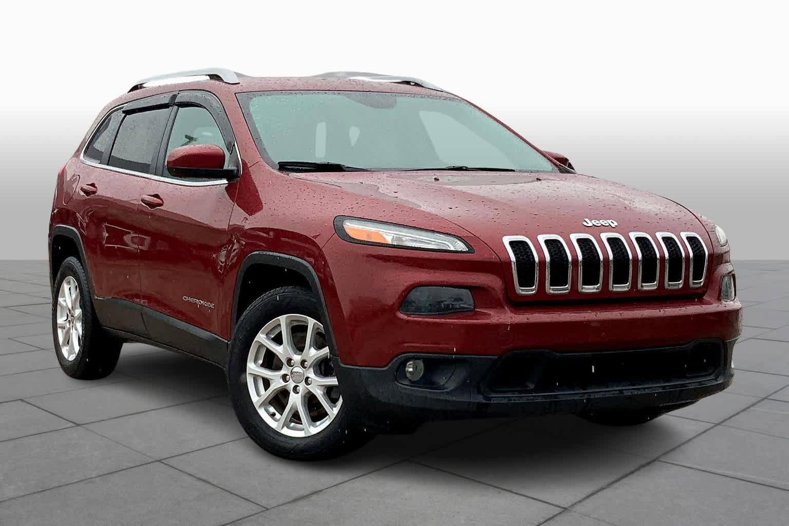 Used 2015 Jeep Cherokee Latitude w/ Comfort/Convenience Group FWD image 3