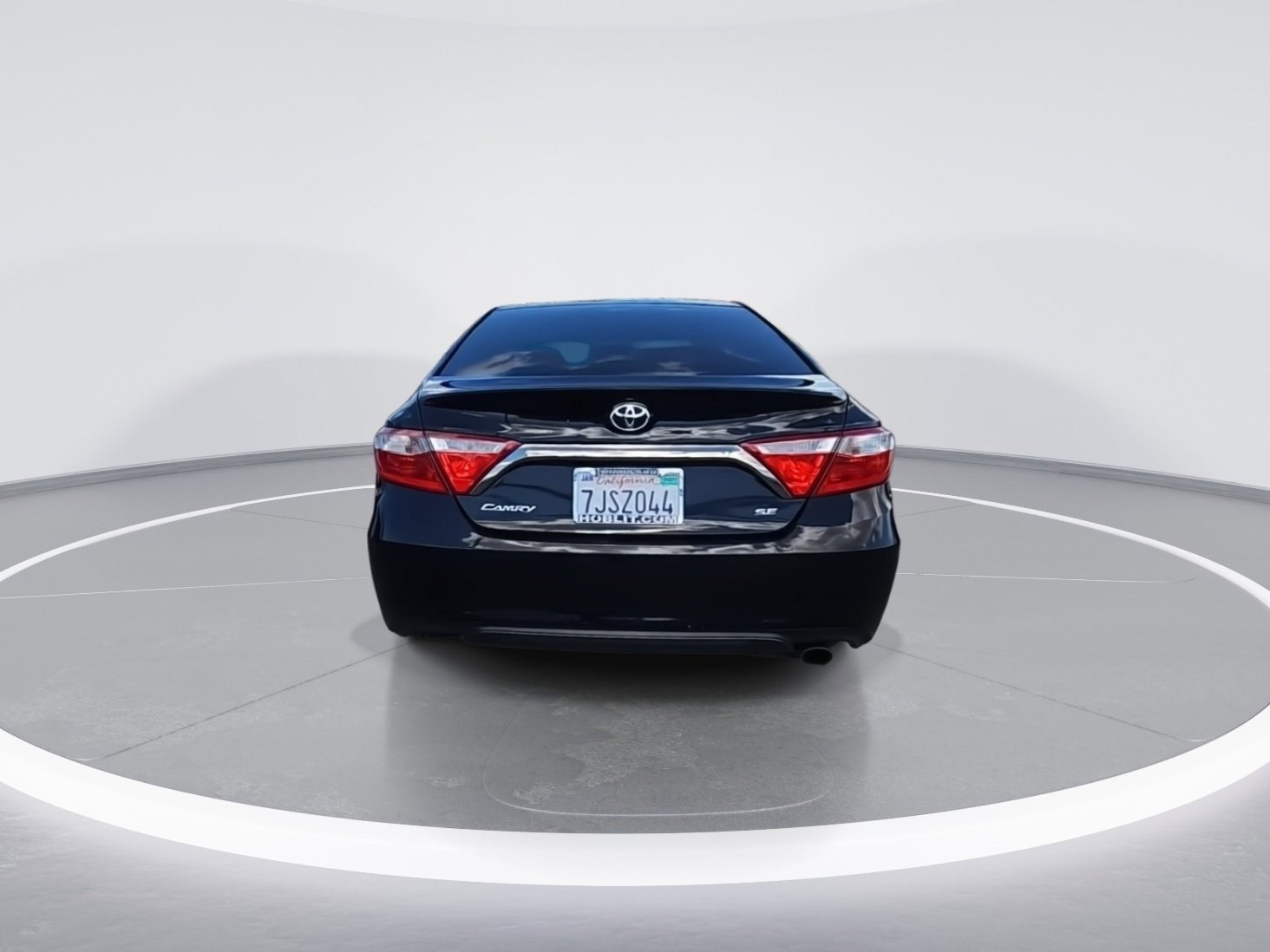 Used 2015 Toyota Camry SE image 7