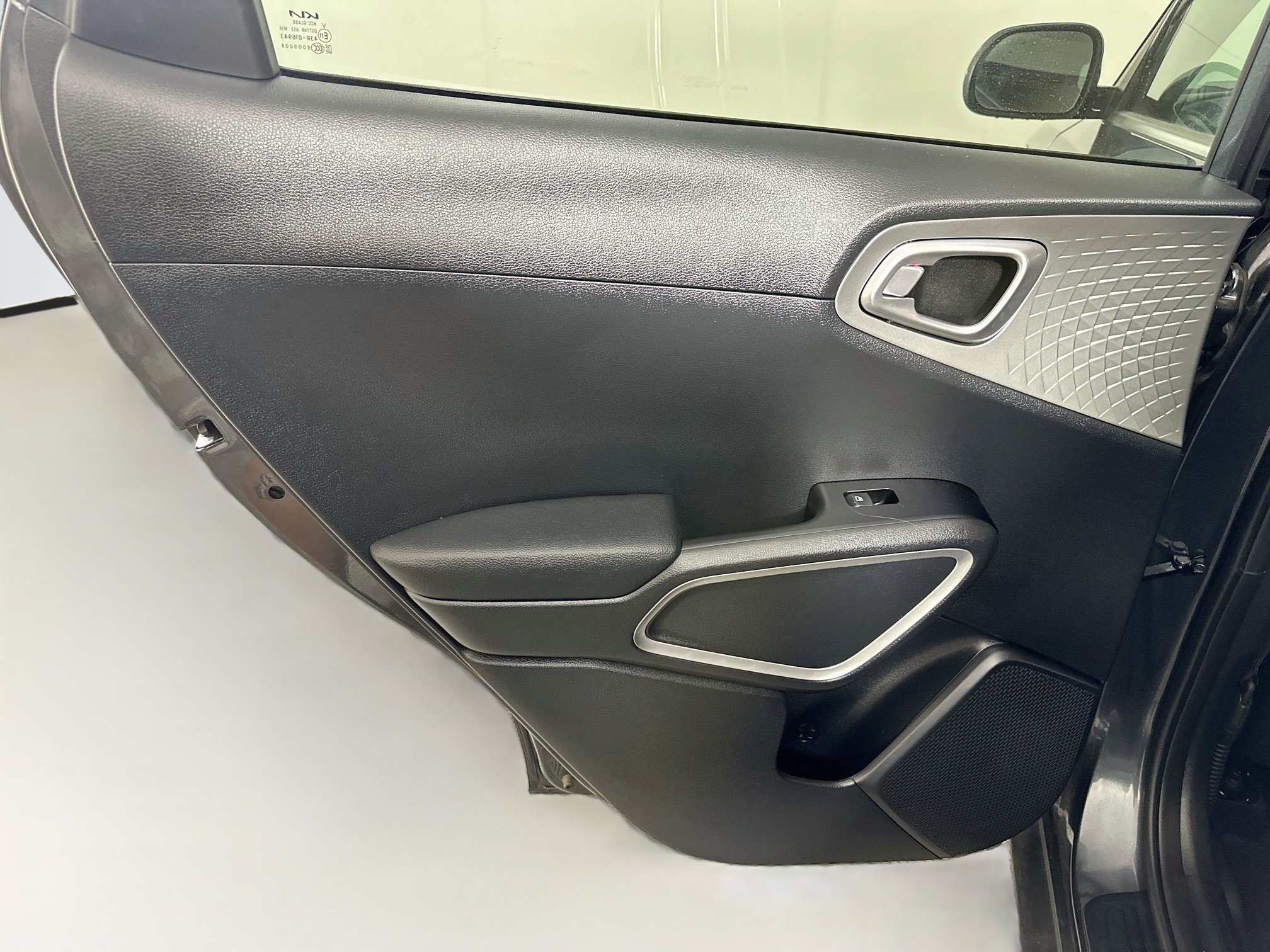 Used 2025 Kia Soul LX w/ LX Technology Package FWD image 25