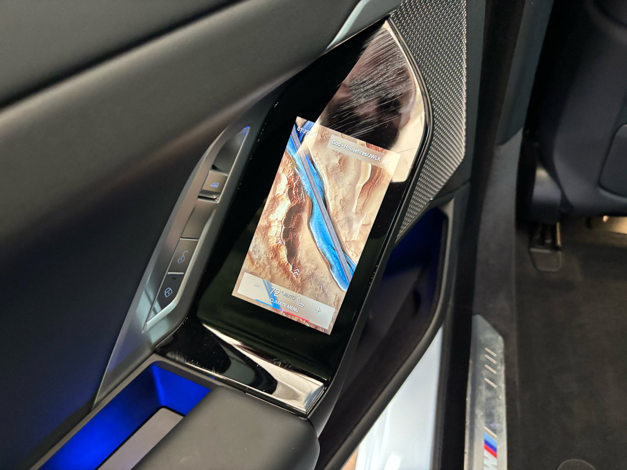 Used 2023 BMW 740i image 21