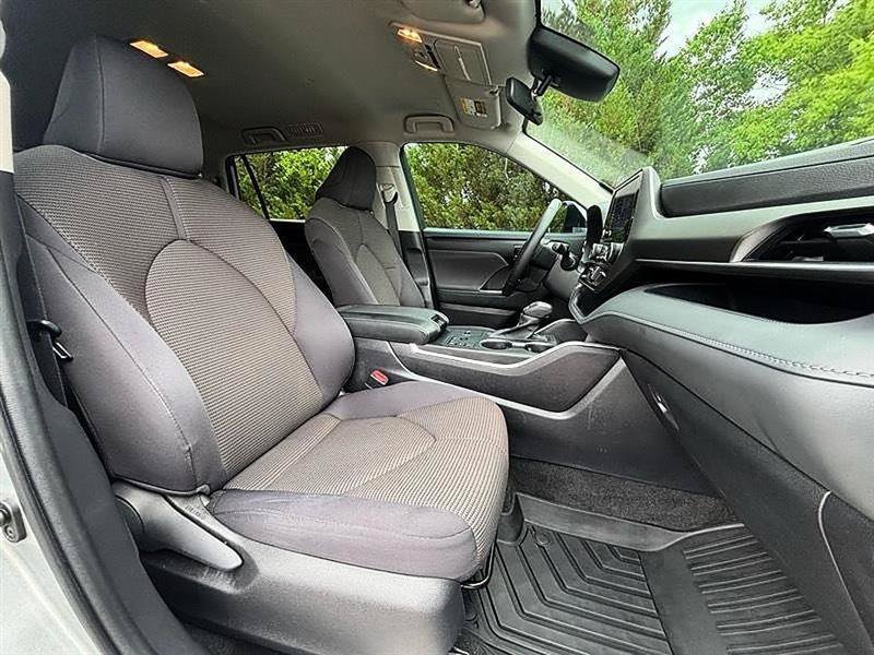 Used 2023 Toyota Highlander LE FWD image 55