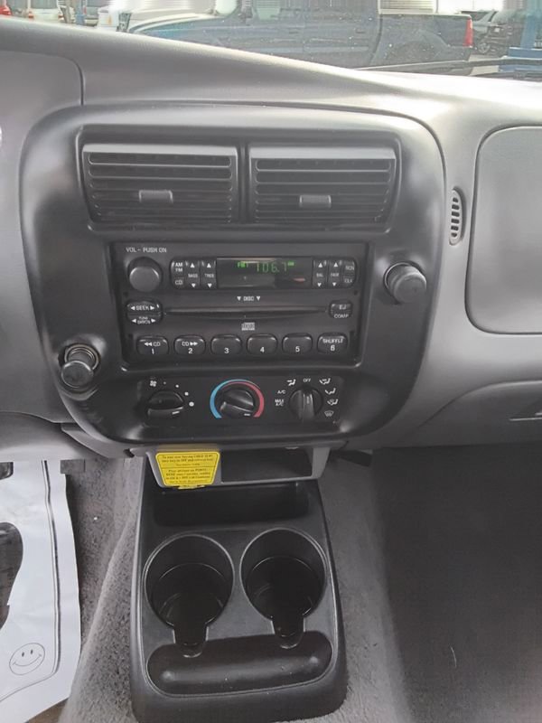 Used 2002 Ford Ranger XLT image 12