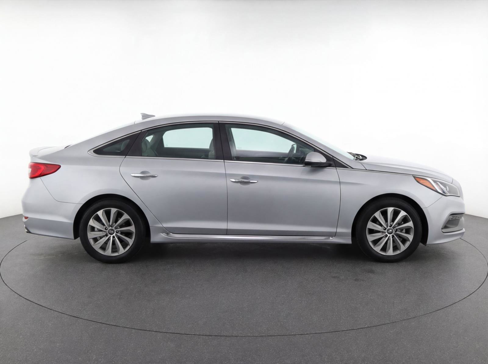 Used 2017 Hyundai Sonata Sport image 8