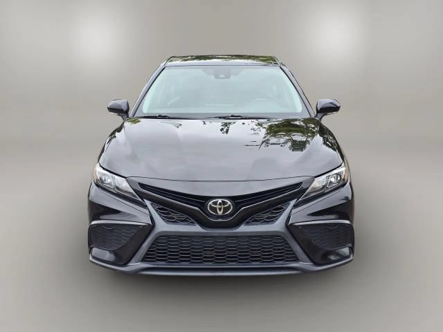 Used 2023 Toyota Camry SE FWD image 2