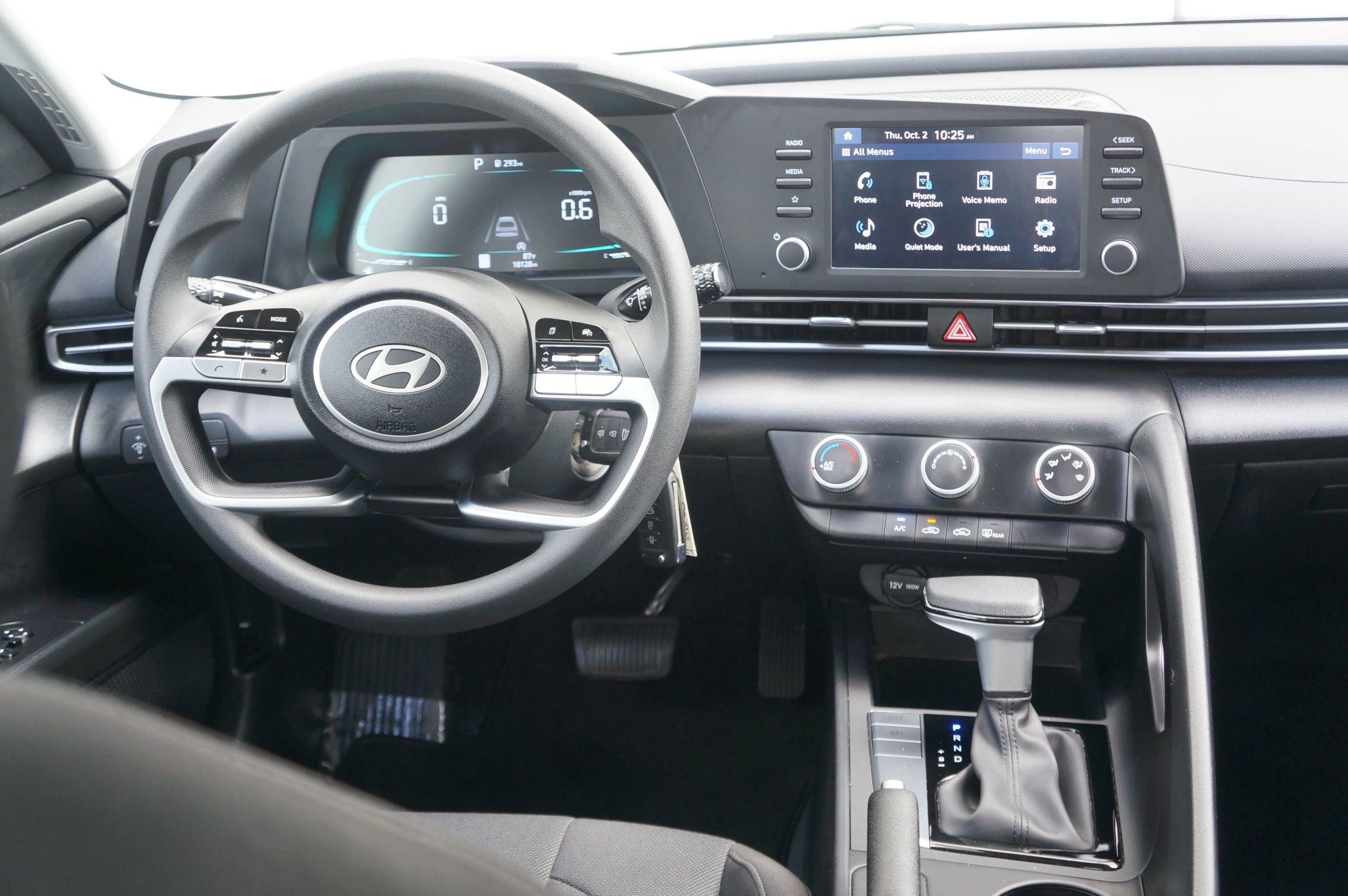 Used 2024 Hyundai Elantra SE image 33