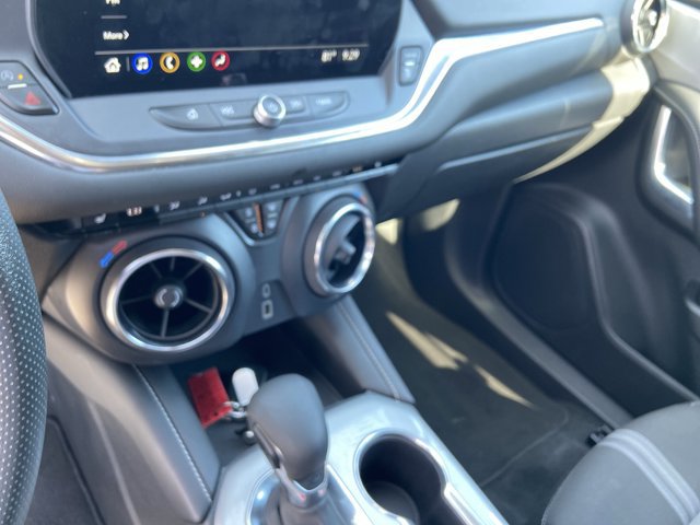 Used 2025 Chevrolet Blazer LT FWD image 38