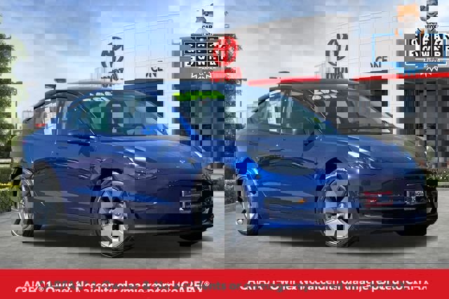 Used 2023 Tesla Model 3 Standard Range image 2