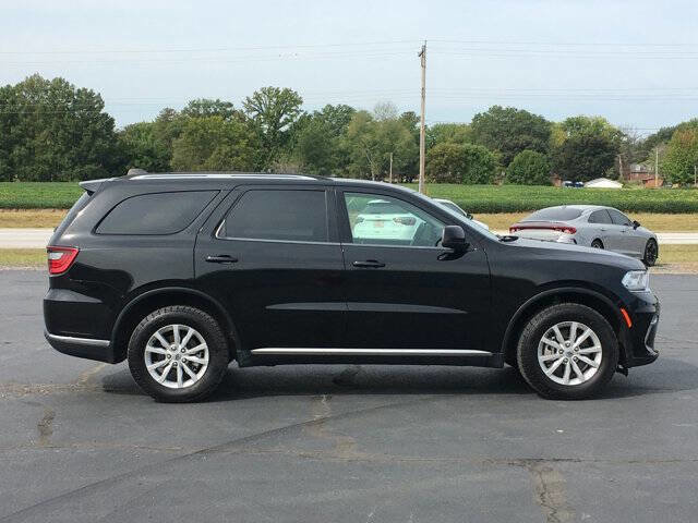 Used 2022 Dodge Durango SXT w/ Trailer Tow Group IV image 2