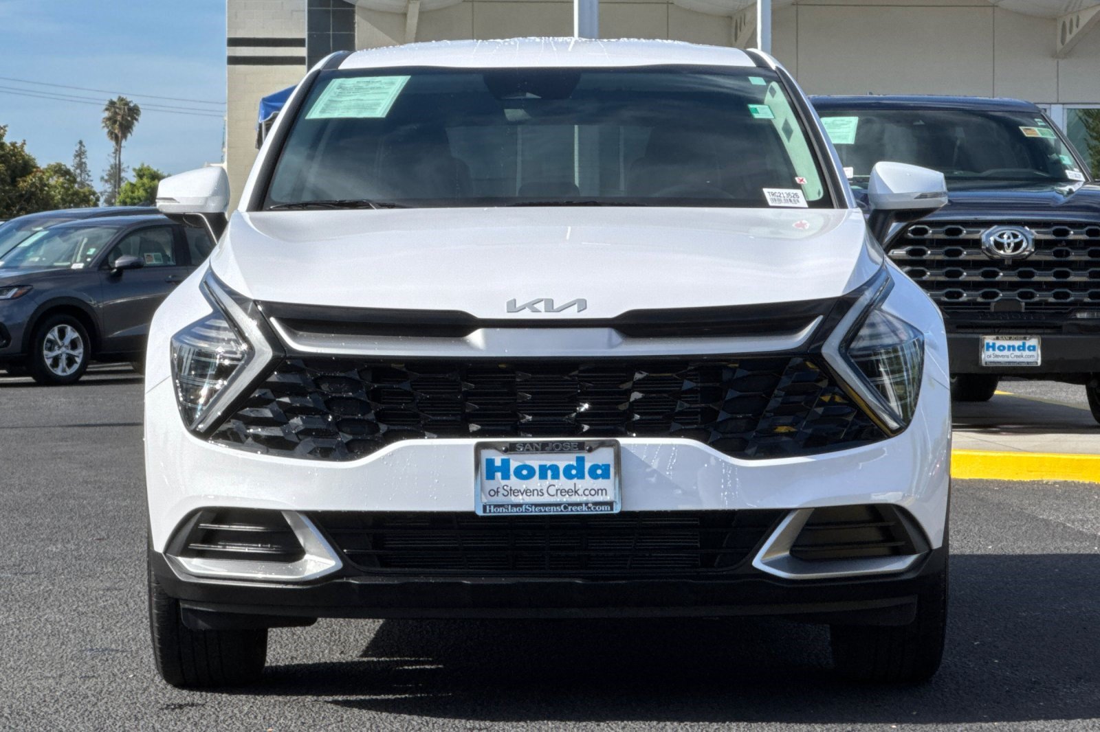 Used 2024 Kia Sportage EX FWD image 5