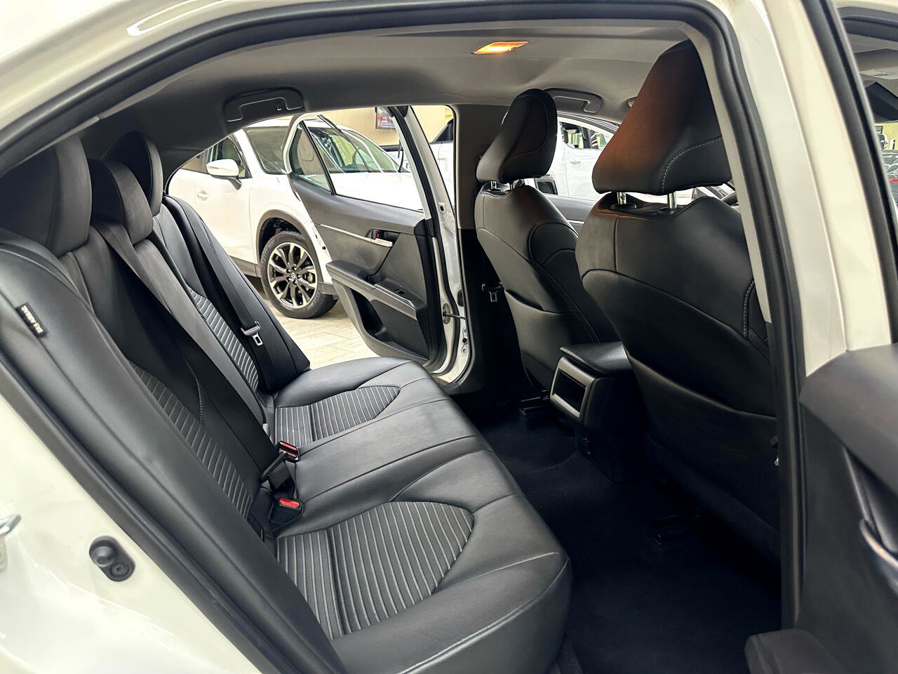 Used 2023 Toyota Camry SE image 35