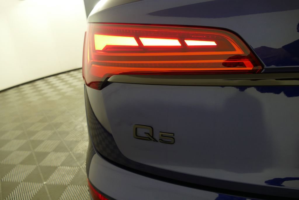 Certified 2025 Audi Q5 2.0T Premium Plus image 2