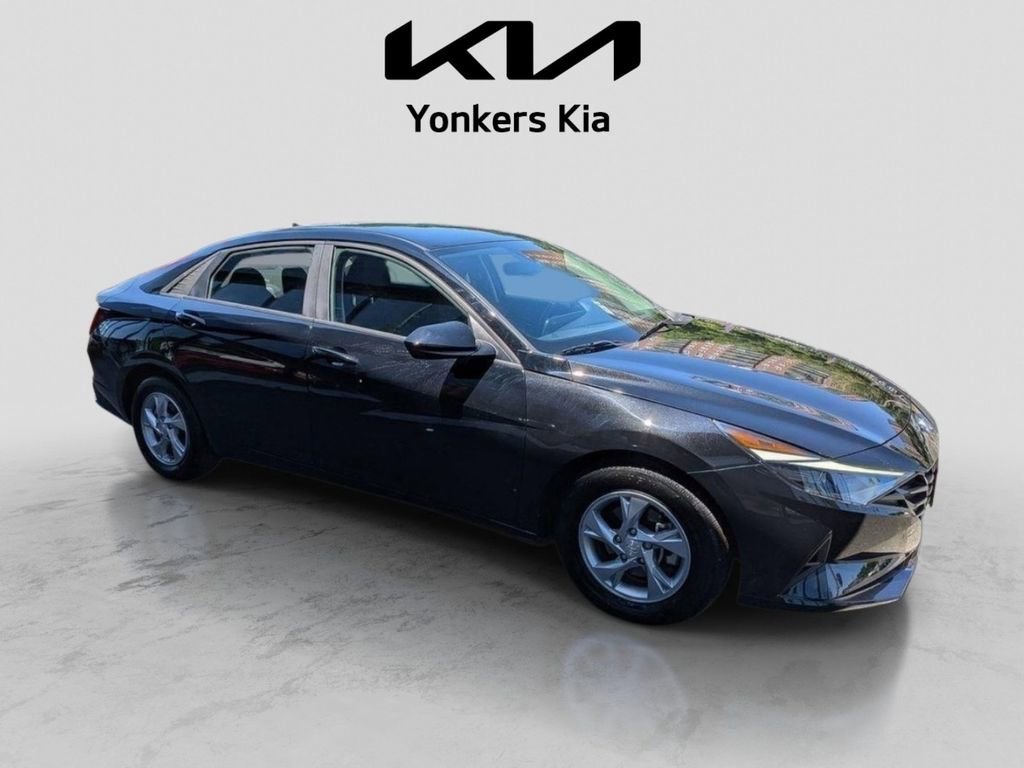 Used 2022 Hyundai Elantra SE FWD image 5