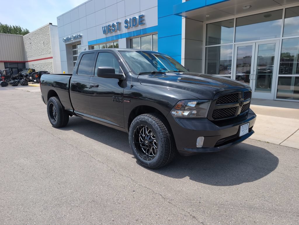 Used 2018 RAM 1500 Express w/ Black Ram 1500 Express Group AWD/4WD image 2