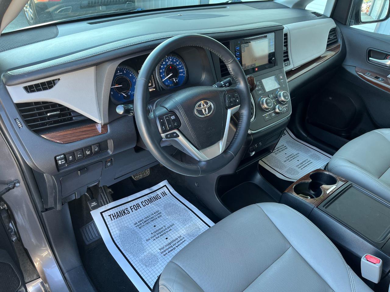 Used 2015 Toyota Sienna Limited FWD image 9