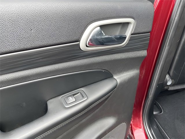 Used 2020 Jeep Grand Cherokee Laredo w/ Security & Convenience Group image 24