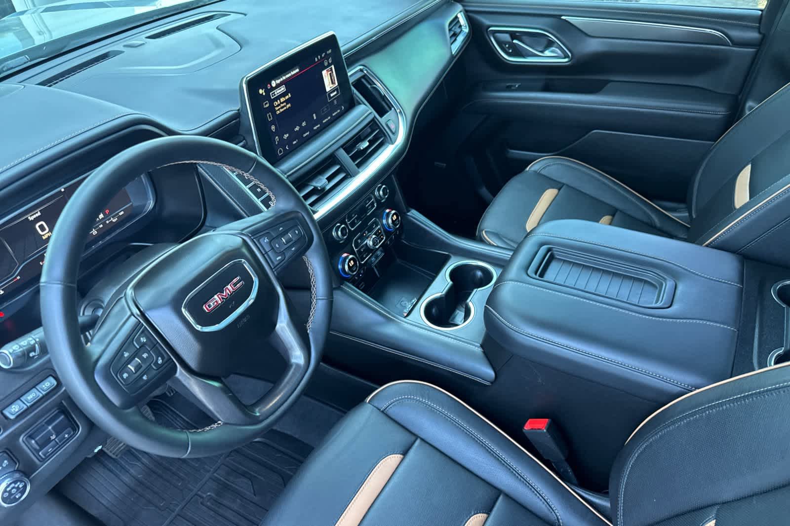 Used 2023 GMC Yukon XL AT4 w/ AT4 Premium Plus Package AWD/4WD image 11