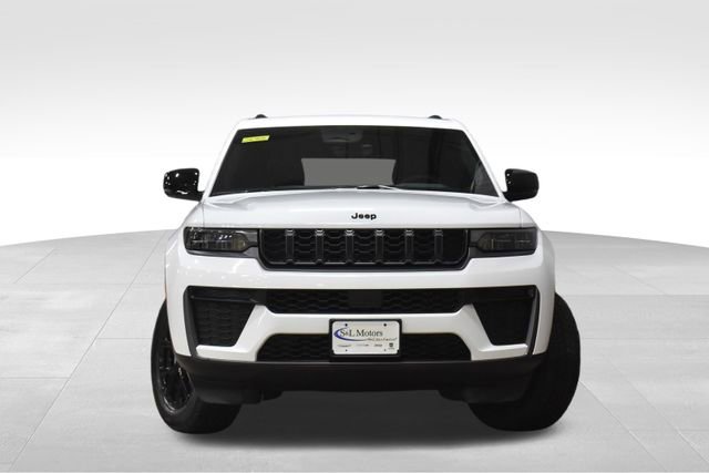 New 2026 Jeep Grand Cherokee Altitude image 5