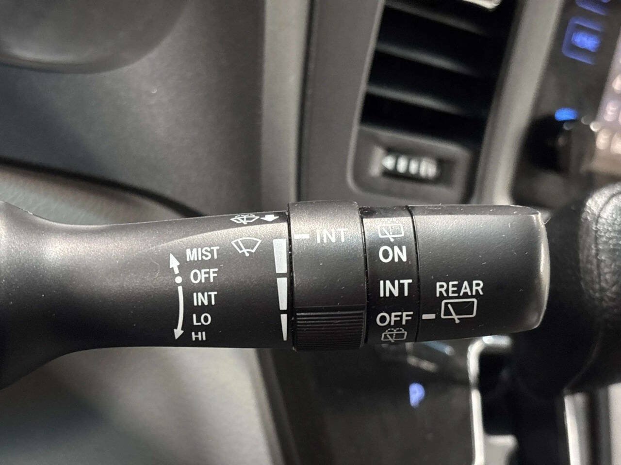 Used 2015 Toyota Sienna LE FWD image 36