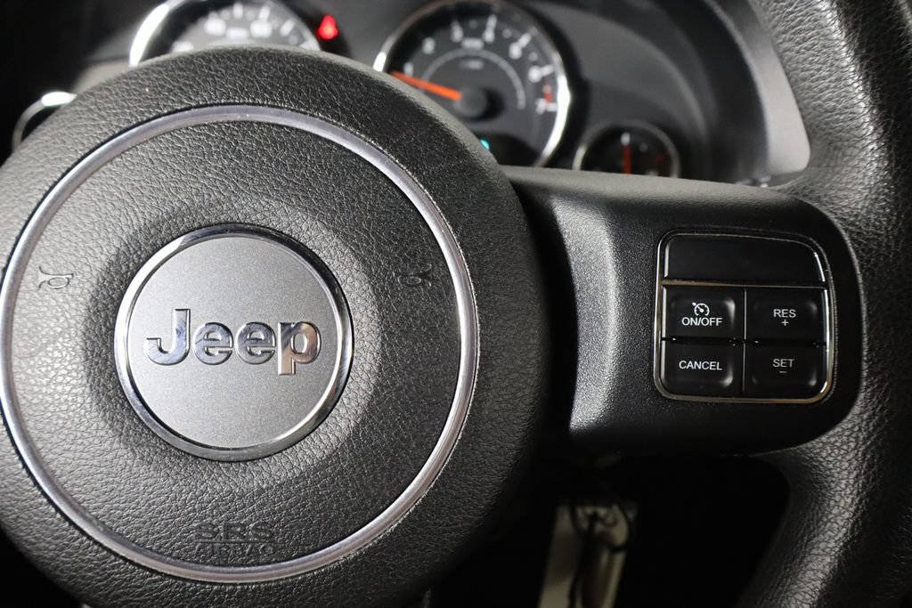 Used 2013 Jeep Wrangler Sport AWD/4WD image 10