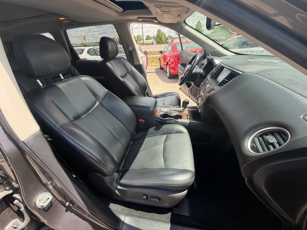 Used 2019 Nissan Pathfinder Platinum FWD image 10