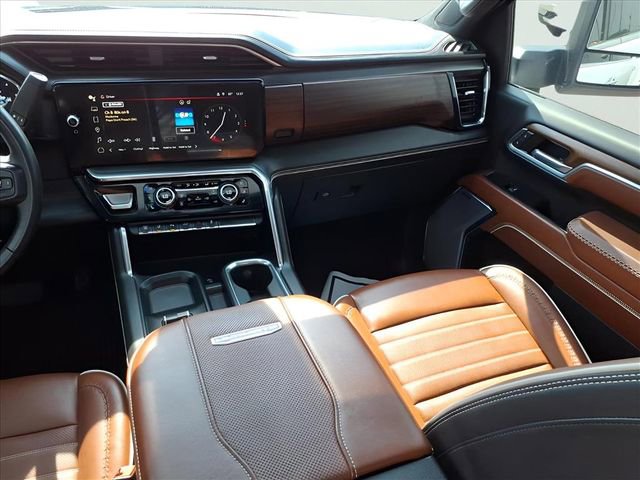 Used 2024 GMC Sierra 3500 Denali Ultimate image 15