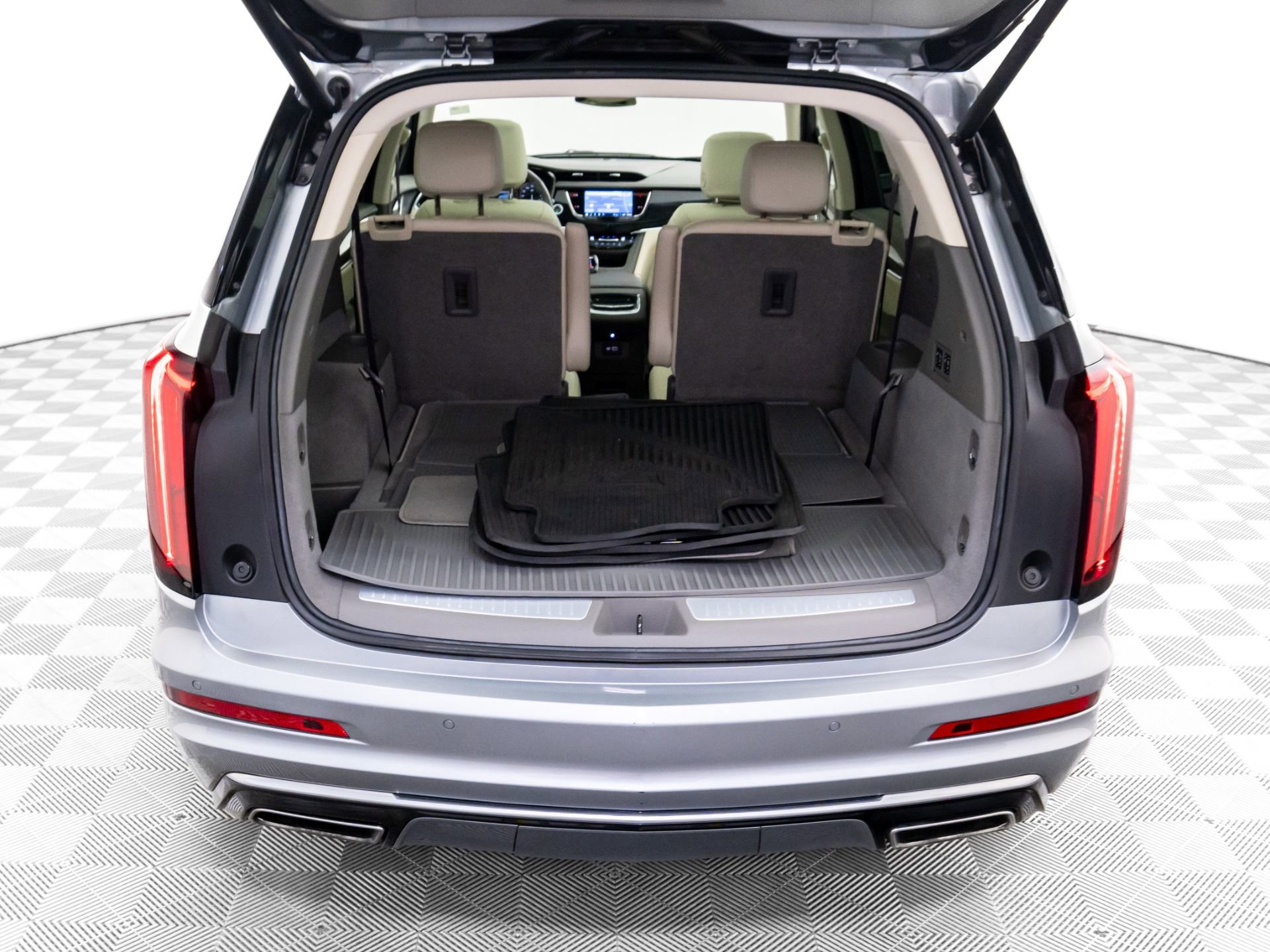 Certified 2023 Cadillac XT6 Premium Luxury image 34