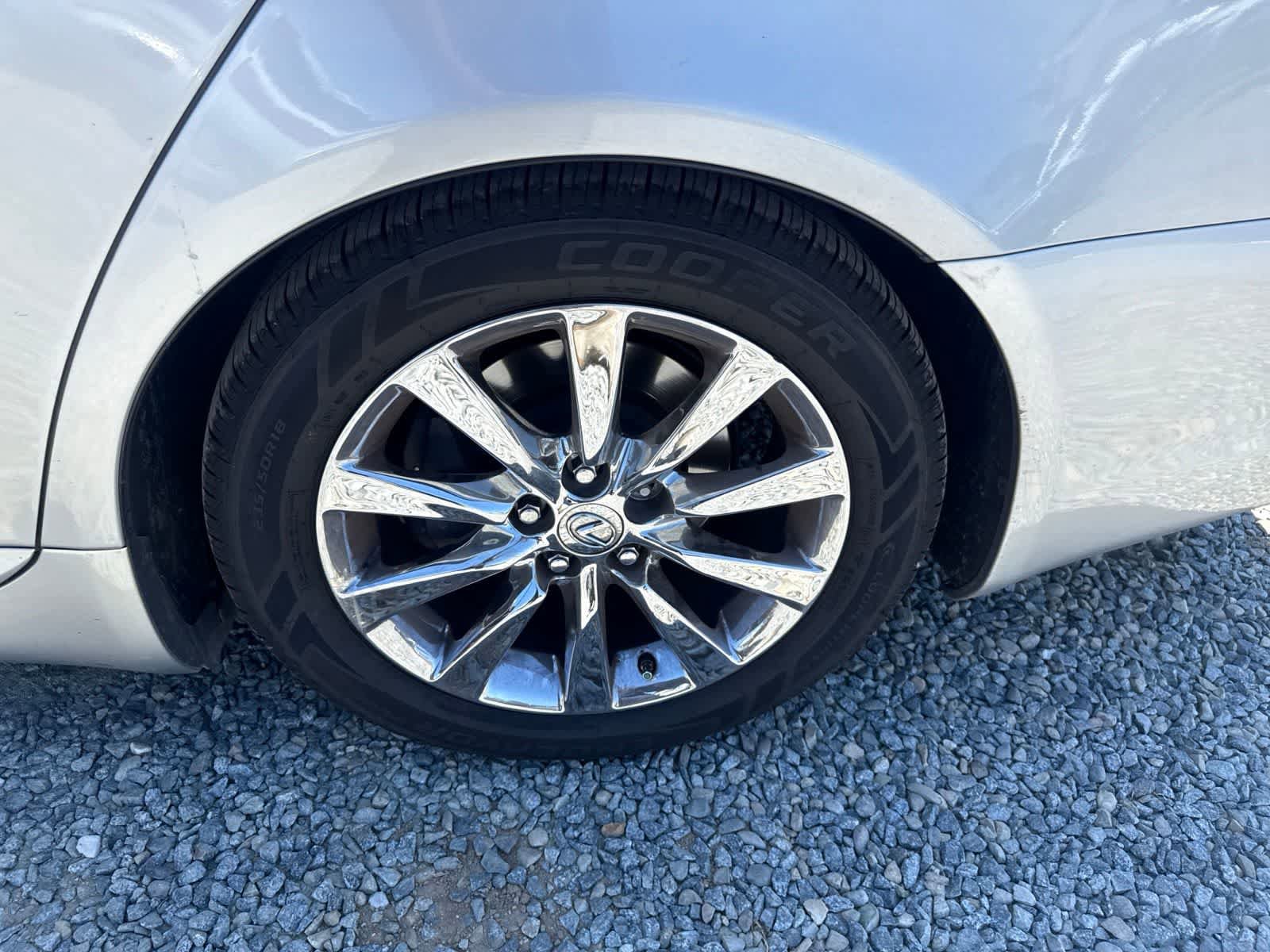 Used 2010 Lexus LS 460 RWD image 9