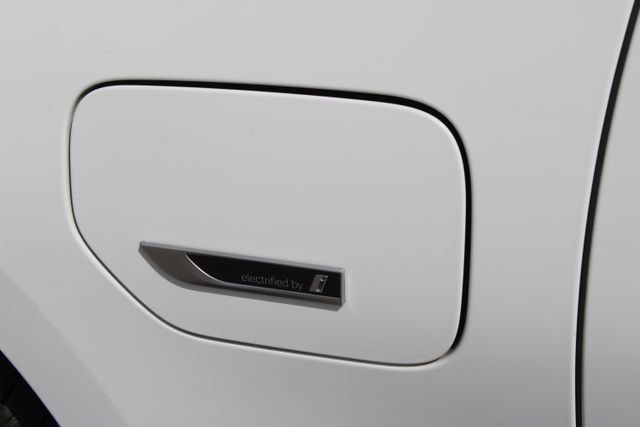Used 2022 BMW 330e w/ Convenience Package RWD image 9