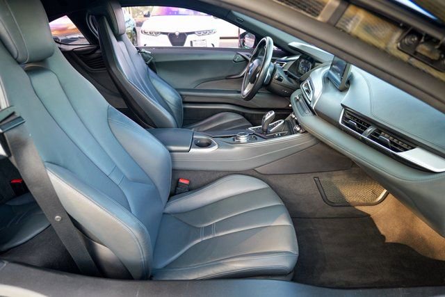 Used 2016 BMW i8 image 20