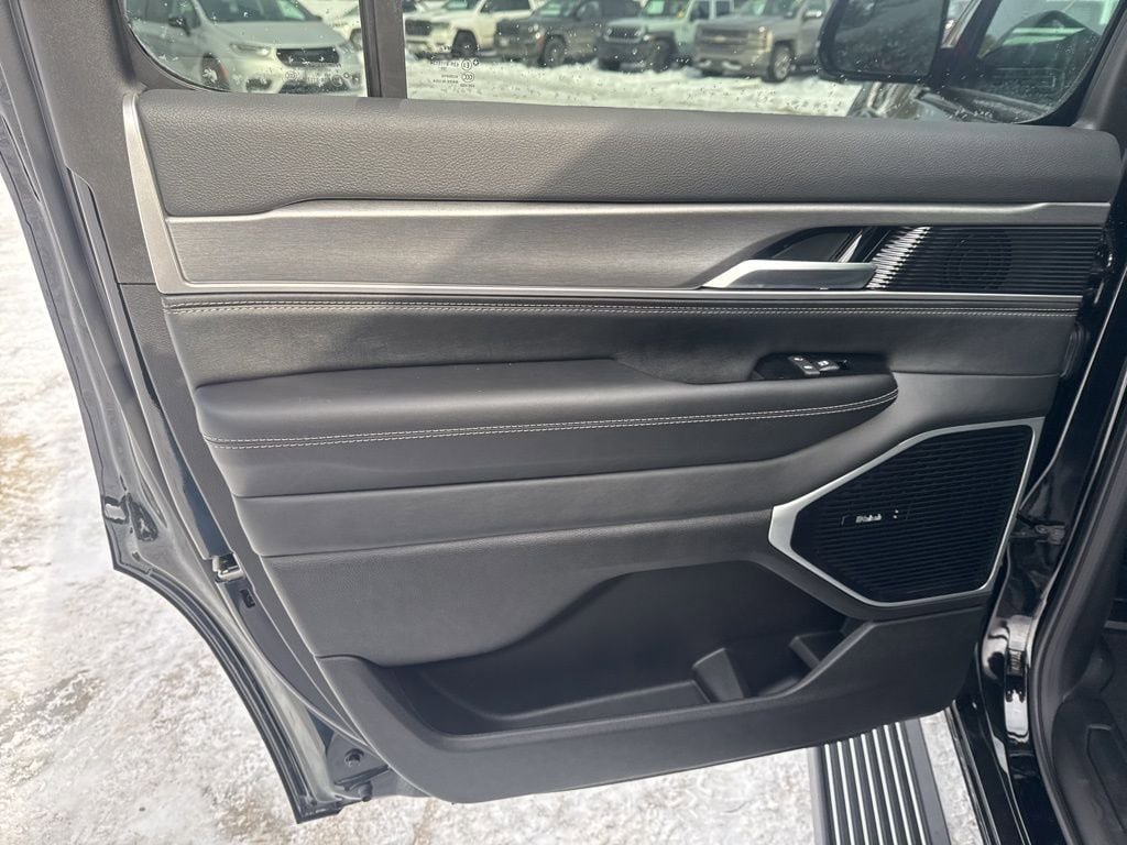 New 2026 Jeep Grand Wagoneer Limited w/ Premium Group II image 24