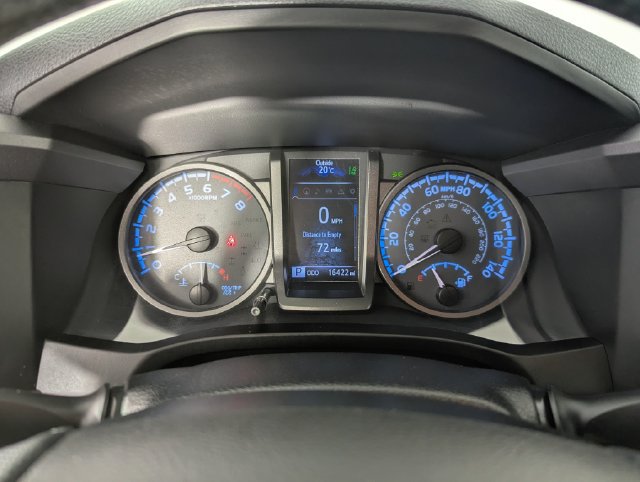 Used 2021 Toyota Tacoma TRD Off-Road AWD/4WD image 18