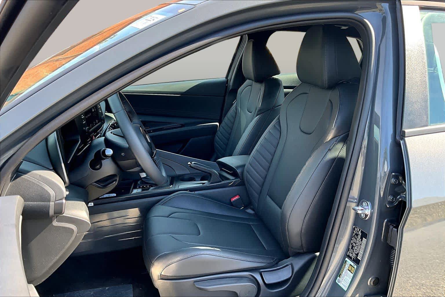 New 2026 Hyundai Elantra SEL Sport FWD image 15