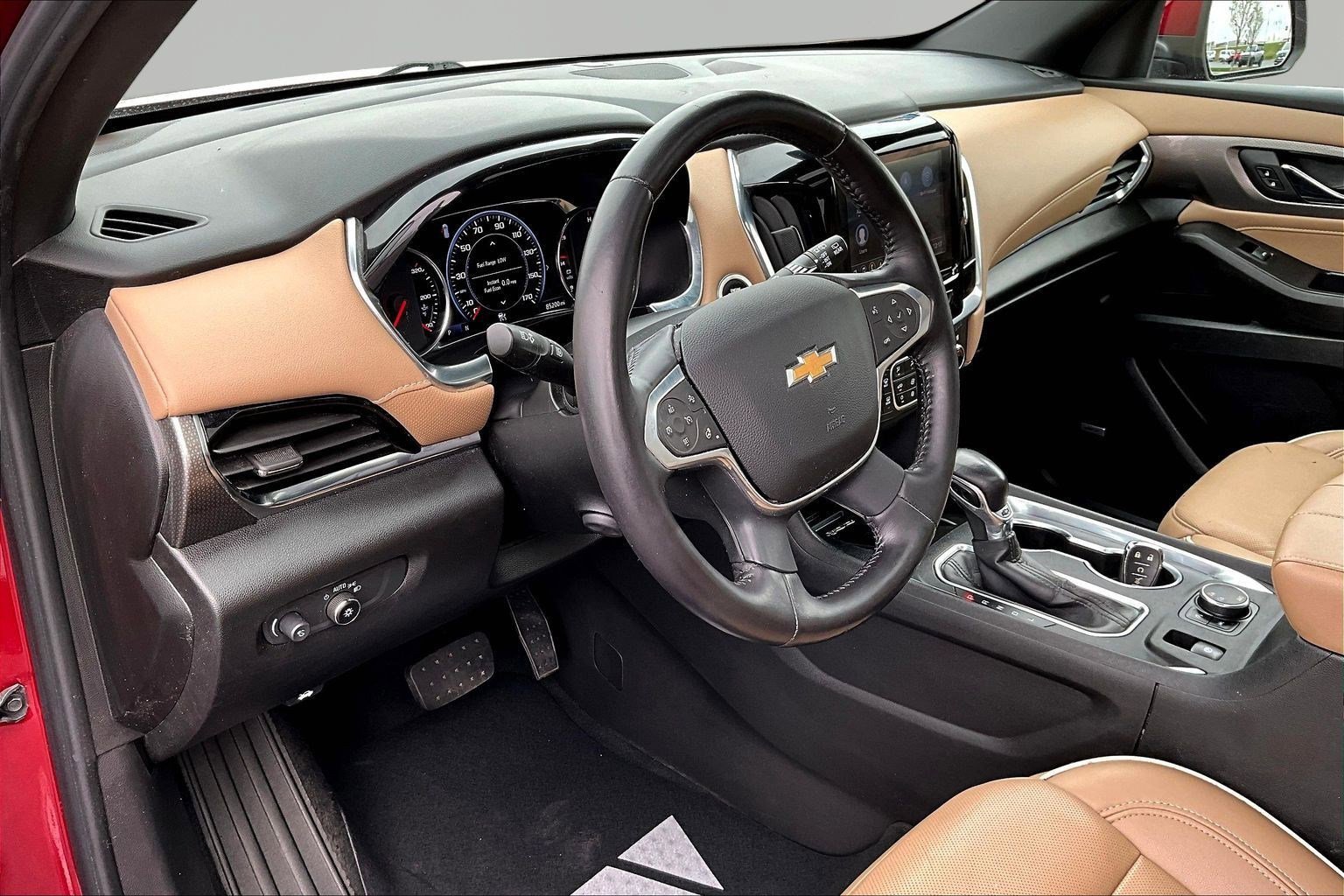 Used 2022 Chevrolet Traverse Premier image 18