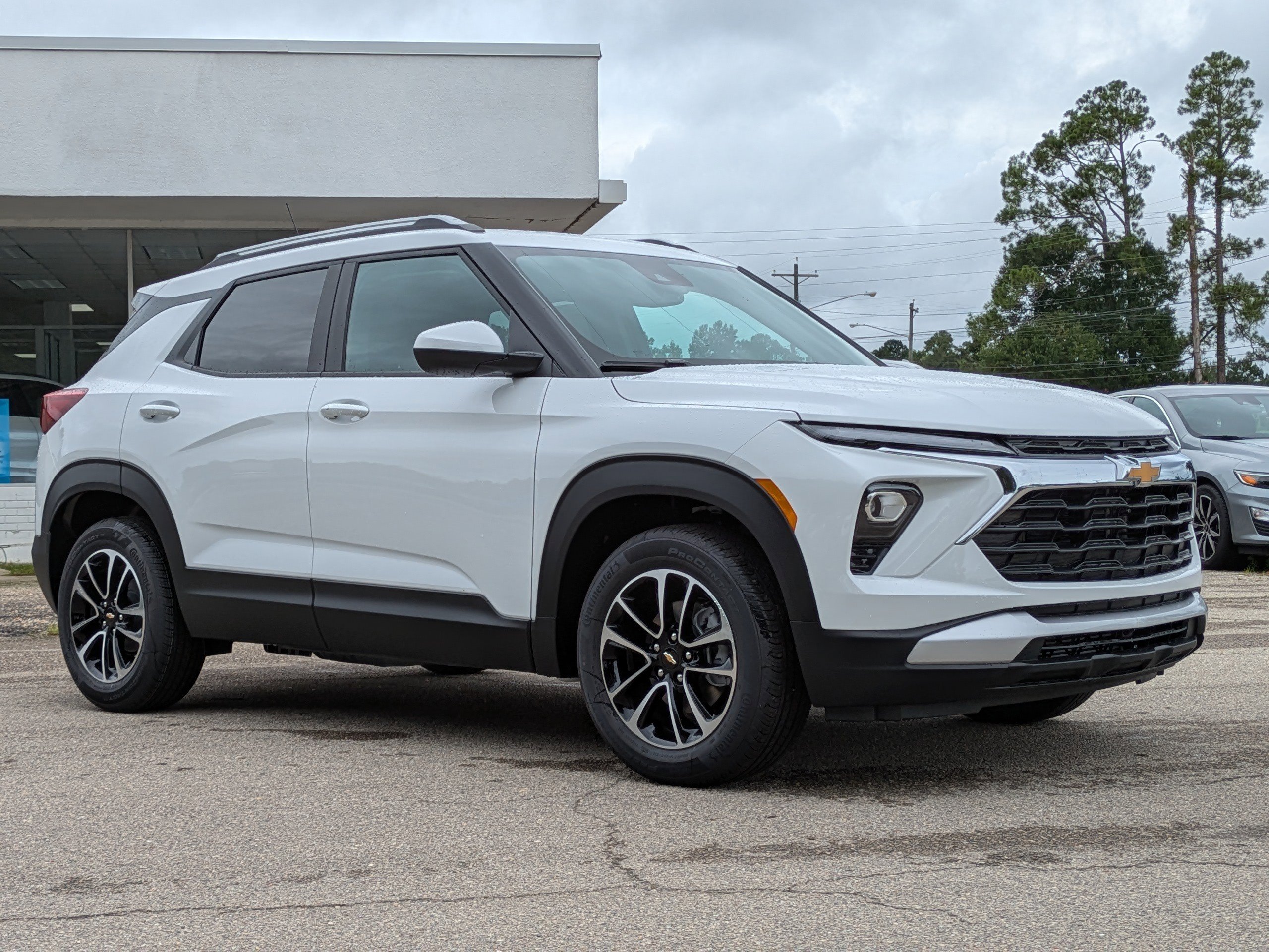 New 2026 Chevrolet TrailBlazer LT w/ Convenience Package image 2