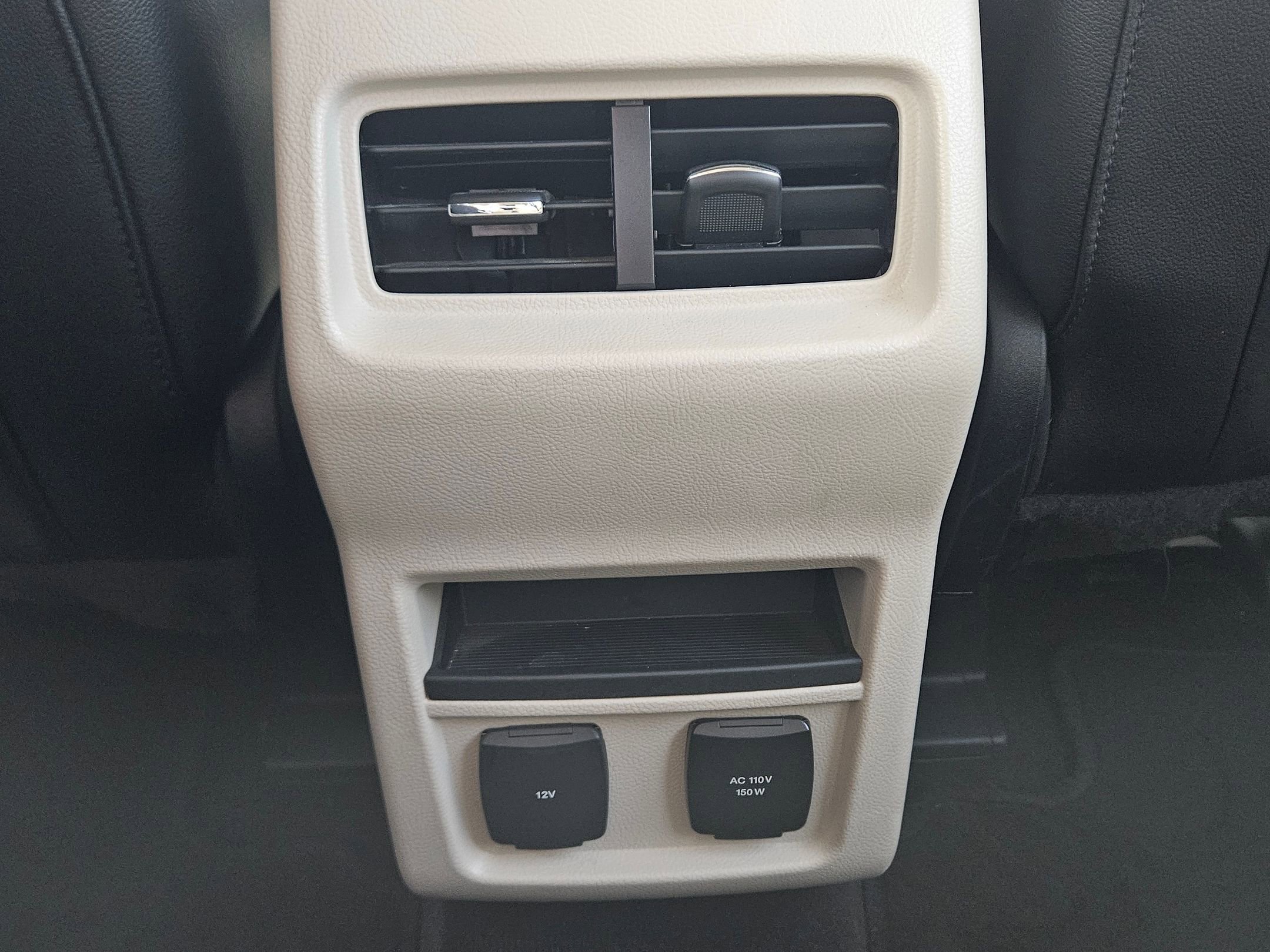 Used 2020 Ford Edge Titanium image 27