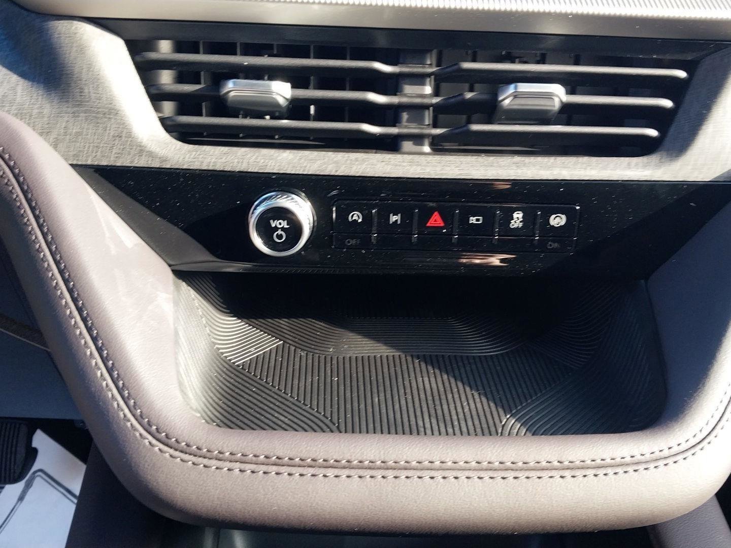 New 2026 Ford Explorer Platinum image 12